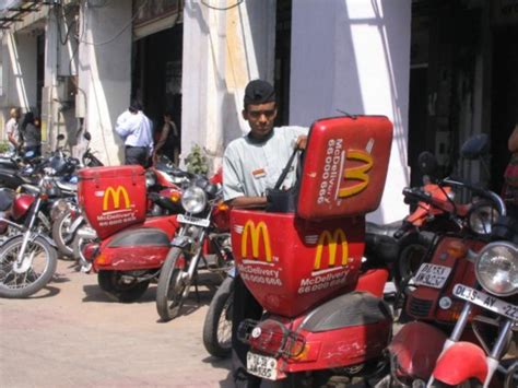 how much do mcdonald's delivery drivers make